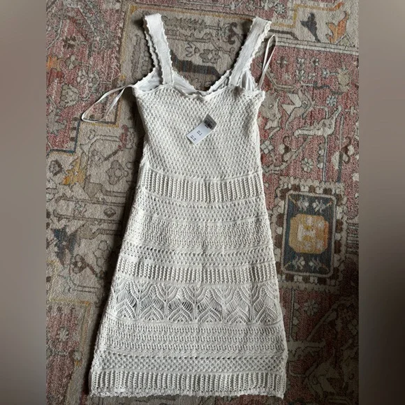 NWT Abercrombie Crochet Mini Dress in Medium - Picture 3 of 3